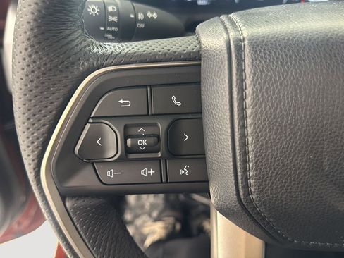 Used 2025 Toyota Tacoma TRD Sport image 16