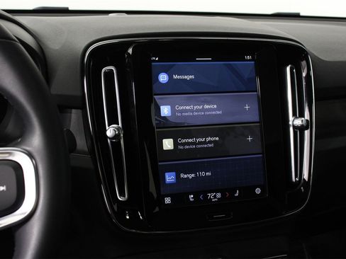 Certified 2023 Volvo C40 Recharge Core w/ Climate Package image 9