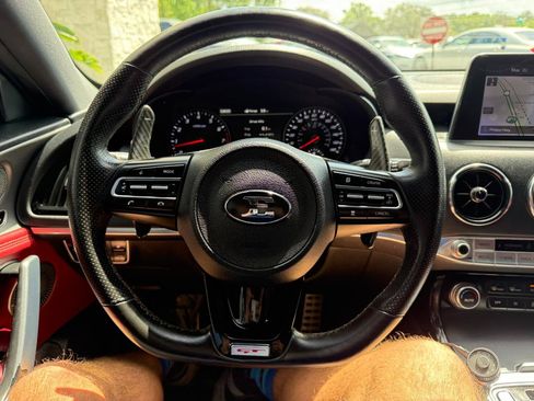 Used 2019 Kia Stinger GT2 image 32