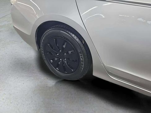 Used 2011 Honda Accord LX image 27