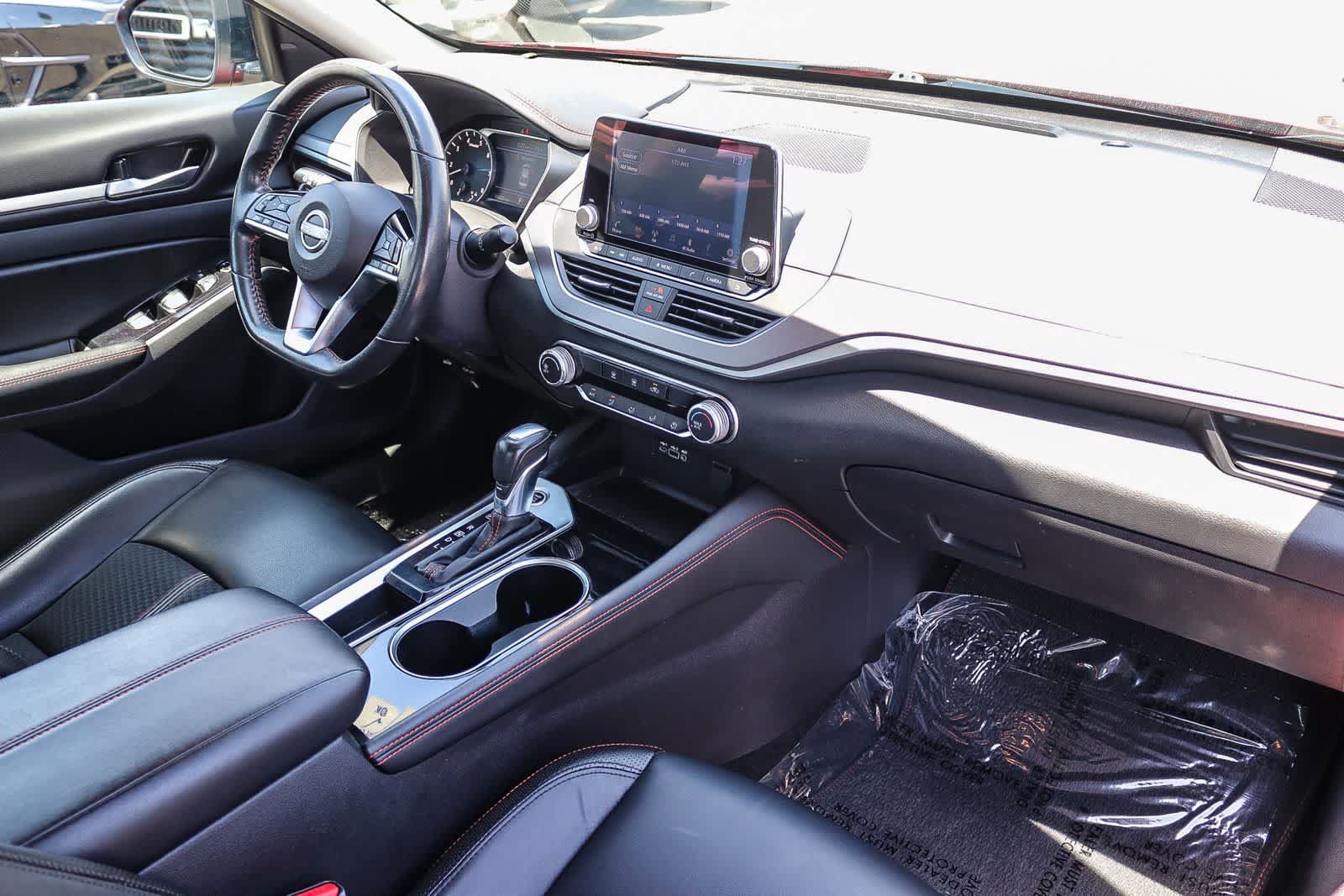 Used 2024 Nissan Altima 2.5 SR FWD image 15