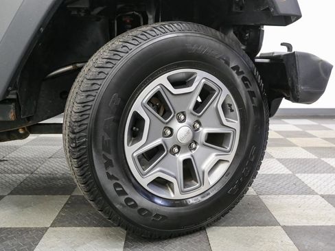 Used 2018 Jeep Wrangler Unlimited Rubicon w/ Dual Top Group image 15