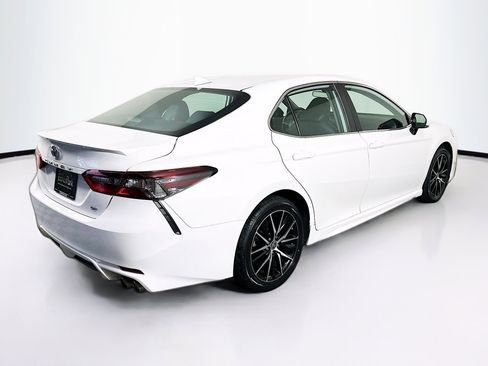 Used 2023 Toyota Camry SE image 9
