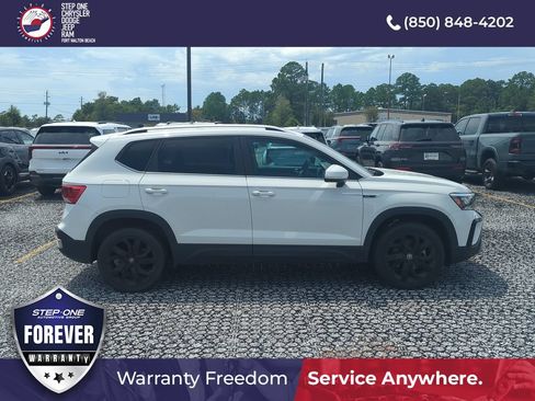 Used 2022 Volkswagen Taos SE FWD image 7