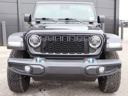 Used 2024 Jeep Wrangler Unlimited AWD/4WD image 7