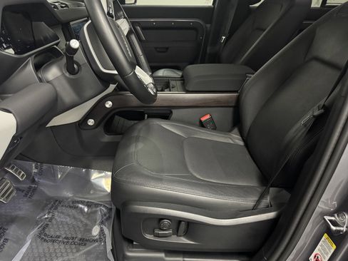 Used 2023 Land Rover Defender 110 S image 24