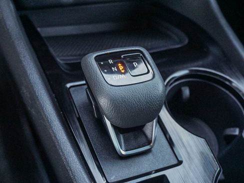 Used 2024 Nissan Rogue S image 23