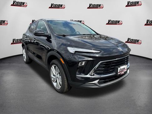 Used 2024 Buick Encore GX Preferred AWD/4WD image 3