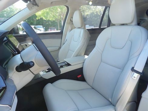 New 2026 Volvo XC90 T8 Ultra w/ Lounge Package AWD/4WD image 9