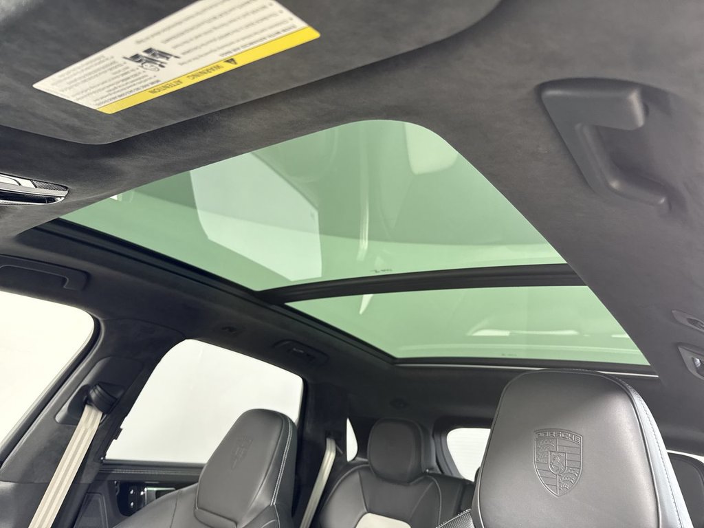 Certified 2023 Porsche Cayenne Turbo AWD/4WD image 41