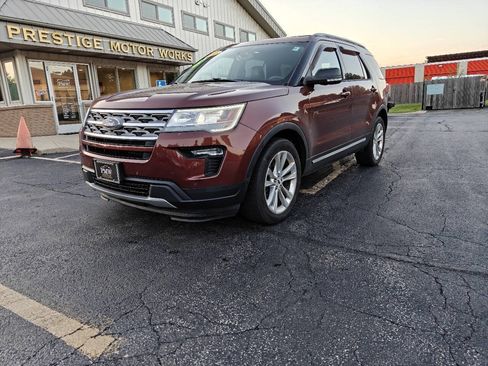 Used 2018 Ford Explorer XLT w/ Equipment Group 202A AWD/4WD image 1
