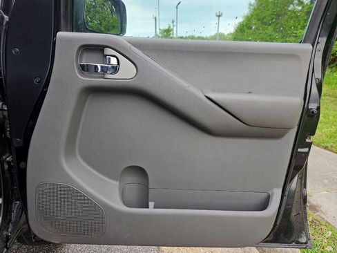 Used 2006 Nissan Frontier SE w/ (P01) Power Pkg RWD image 16
