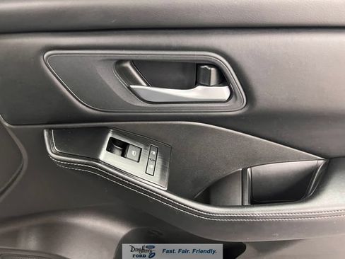 Used 2025 Nissan Rogue SV FWD image 36