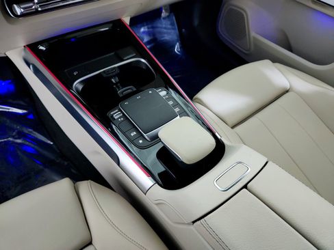 Certified 2023 Mercedes-Benz GLB 250 w/ Premium Package image 15