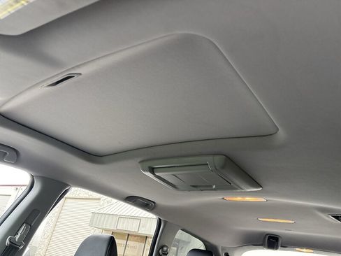 Used 2016 Honda Pilot Touring image 30