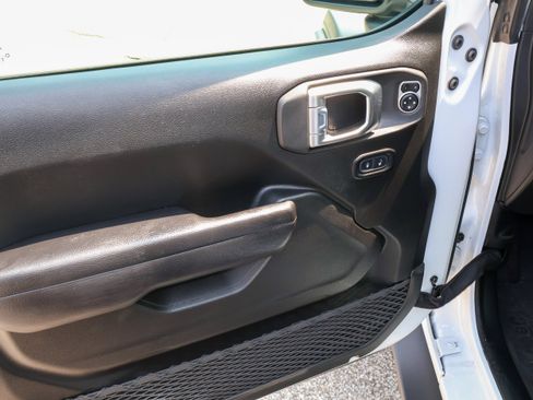 Used 2024 Jeep Wrangler Unlimited Sport AWD/4WD image 13