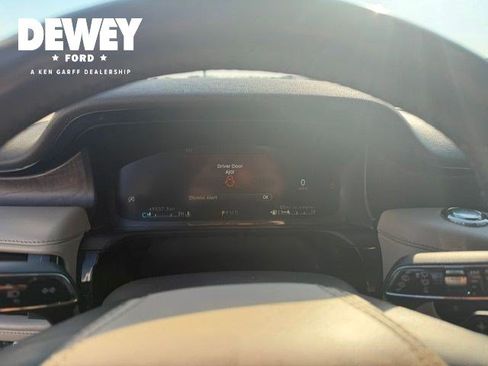 Used 2021 Lincoln Aviator Reserve w/ Equipment Group 201A AWD/4WD image 16