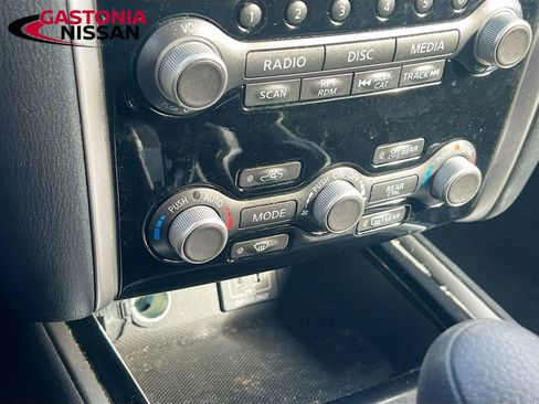 Used 2020 Nissan Pathfinder S image 19