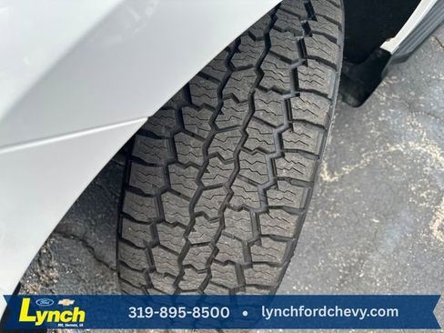 Used 2022 Chevrolet Silverado 1500 Custom AWD/4WD image 25