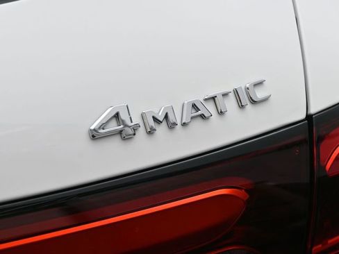 New 2025 Mercedes-Benz GLC 350e 4MATIC image 24
