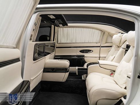 Used 2009 Maybach 62 S RWD image 14