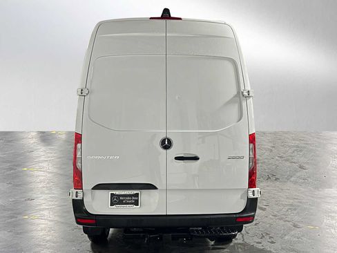 Used 2025 Mercedes-Benz Sprinter 2500 image 4