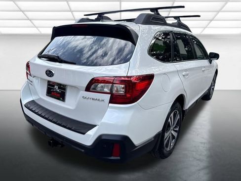 Used 2018 Subaru Outback 2.5i Limited AWD/4WD image 5