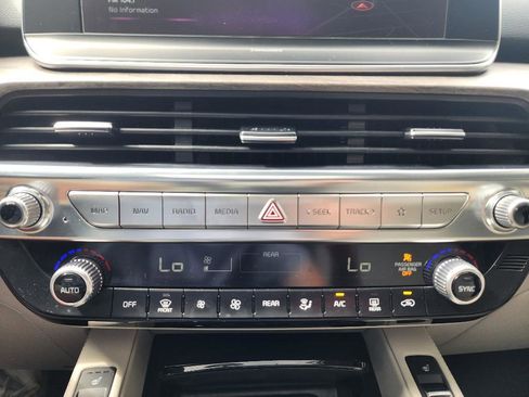 Used 2022 Kia Telluride EX image 19