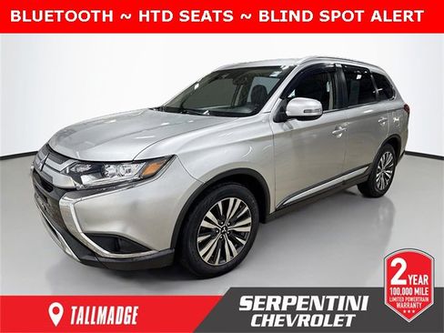 Used 2020 Mitsubishi Outlander SE image 1