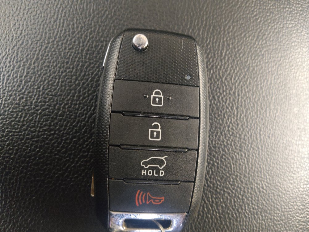 Used 2019 Kia Sorento AWD V6 image 32