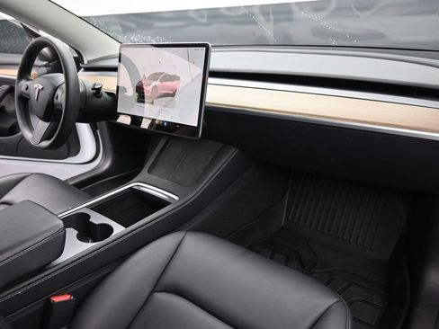 Used 2023 Tesla Model 3 Standard Range image 24