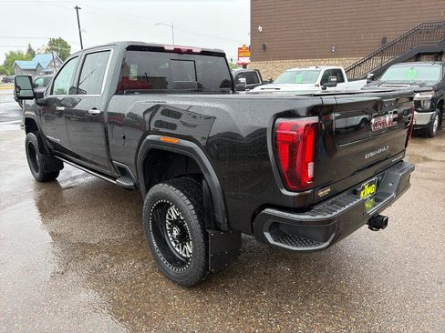 Used 2022 GMC Sierra 2500 Denali w/ Denali Black Diamond Edition AWD/4WD image 4