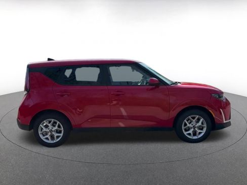 Used 2025 Kia Soul LX w/ LX Technology Package image 16