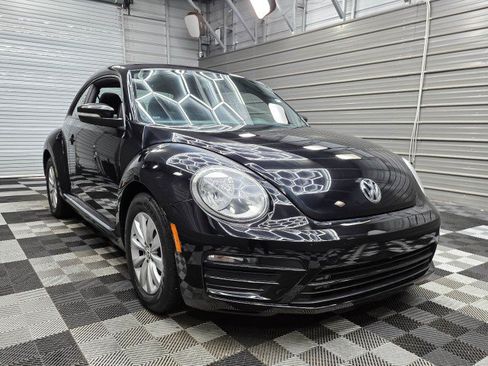 Used 2019 Volkswagen Beetle 2.0T S FWD image 5
