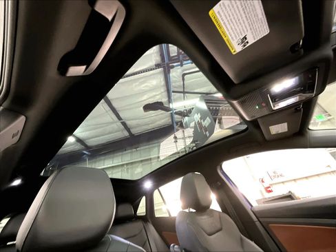 Used 2022 Volkswagen ID.4 Pro S w/ Gradient Package image 24