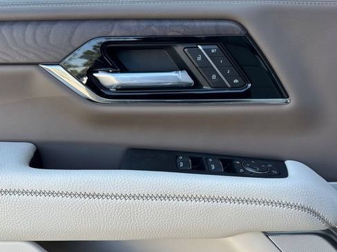 New 2026 GMC Yukon XL Denali w/ Advanced Technology Package AWD/4WD image 11