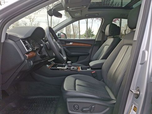 Used 2023 Audi Q5 2.0T Premium w/ Convenience Package AWD/4WD image 13