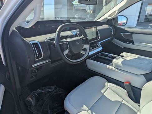 New 2025 Ford Expedition Platinum w/ Platinum Ultimate Package AWD/4WD image 12