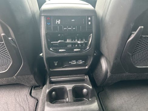 Certified 2022 Jeep Grand Cherokee L Laredo image 30