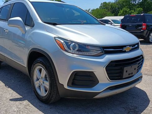 Used 2019 Chevrolet Trax LT w/ LT Convenience Package AWD/4WD image 4