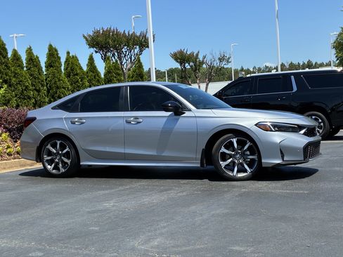 Used 2025 Honda Civic Sport Touring image 3