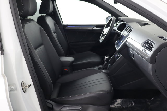 Used 2023 Volkswagen Tiguan SE R-Line FWD image 15