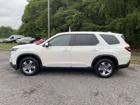 Used 2025 Honda Pilot EX-L image 2