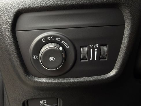 New 2025 Jeep Grand Cherokee L Summit w/ Obsidian Package image 18