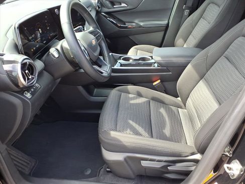 Used 2025 Chevrolet Equinox LT AWD/4WD image 6