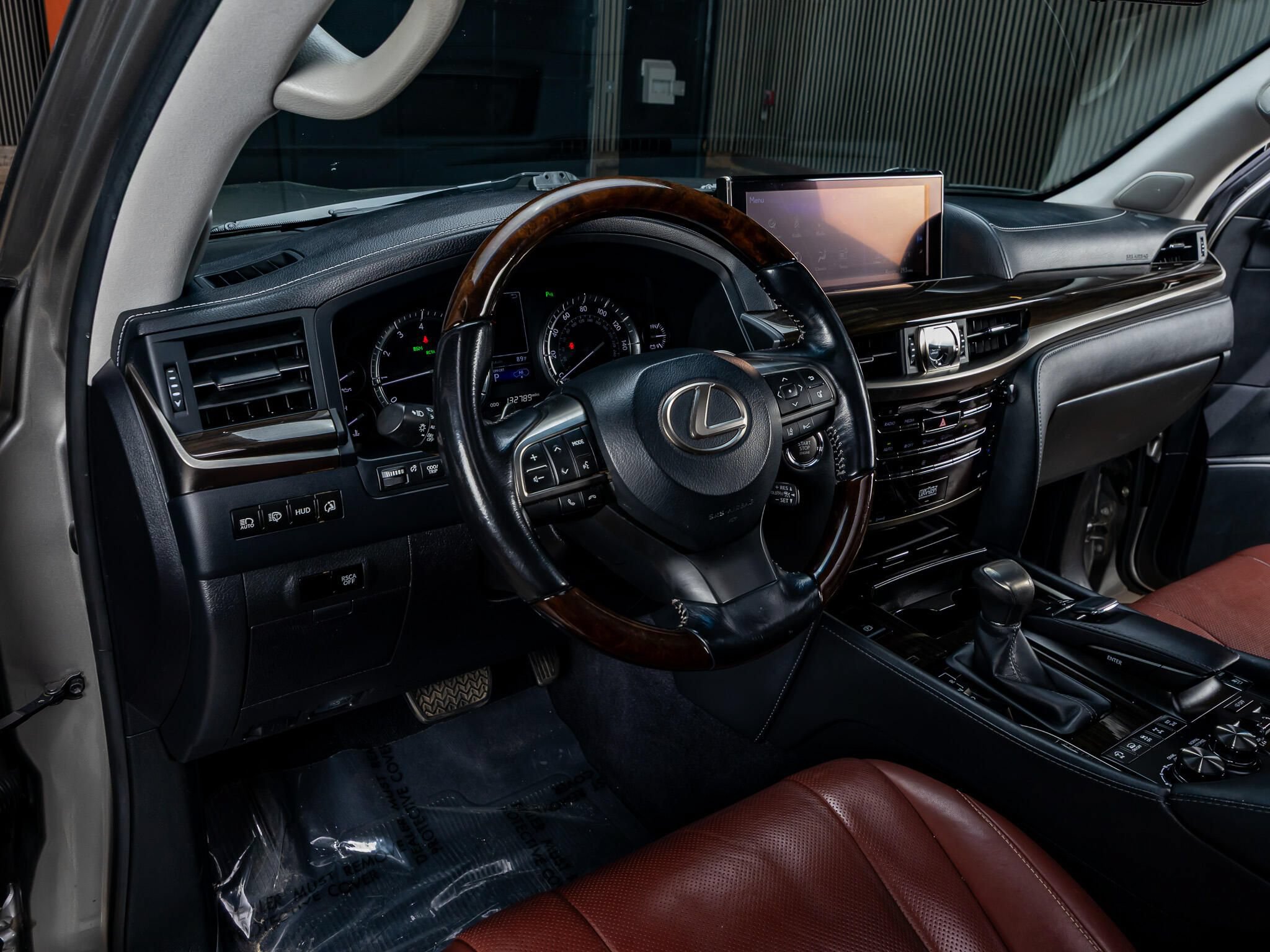 Used 2017 Lexus LX 570 4WD image 14