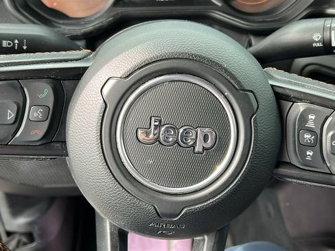 Used 2024 Jeep Gladiator Mojave w/ Technology Group image 12