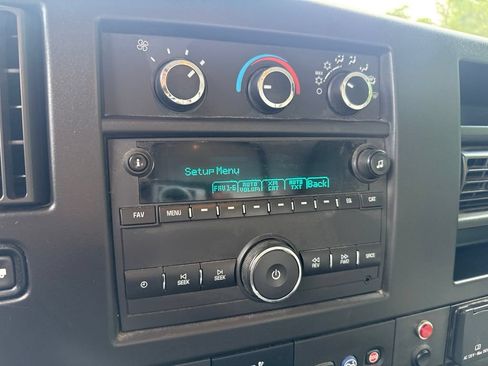 Used 2022 Chevrolet Express 3500 w/ Power Convenience Package RWD image 22