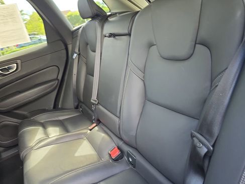 Certified 2022 Volvo XC60 B6 Inscription w/ Advanced Package image 17