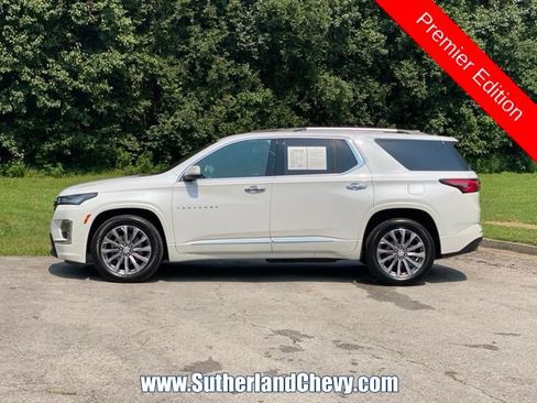 Used 2022 Chevrolet Traverse Premier AWD/4WD image 4